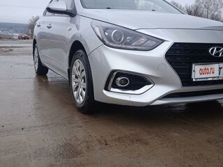 2017 Hyundai Solaris II, серебристый, 1550000 рублей, вид 1