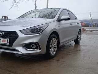 2017 Hyundai Solaris II, серебристый, 1550000 рублей, вид 3