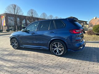 2018 BMW X5 M50d IV (G05/G18), синий, 6200000 рублей, вид 4