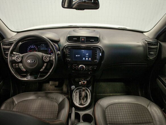 2016 Kia Soul II Рестайлинг, белый, 1560000 рублей - вид 21