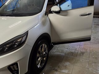 2018 Kia Sorento III Prime Рестайлинг, белый, 3500000 рублей, вид 2