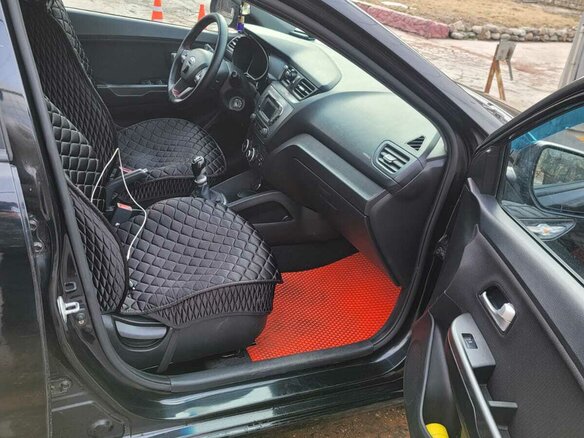 2014 Kia Rio 6-speed III, чёрный, 750000 рублей - вид 9
