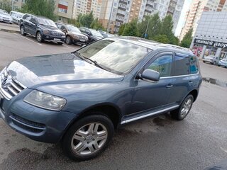 2006 Volkswagen Touareg I, серый, 1300000 рублей, вид 1