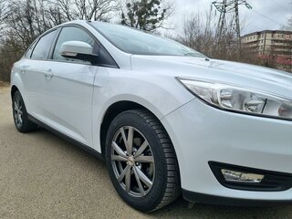 2017 Ford Focus III Рестайлинг, белый, 1500000 рублей, вид 4