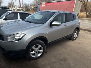 2010 Nissan Qashqai I Рестайлинг, серебристый, 850000 рублей, вид 4