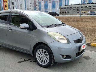 2009 Toyota Vitz II (XP90), серый, 750000 рублей, вид 3