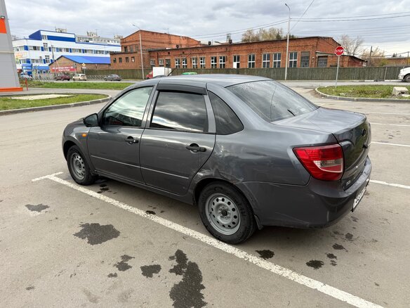 2014 Lada (ВАЗ) Granta I, серый, 450000 рублей - вид 5
