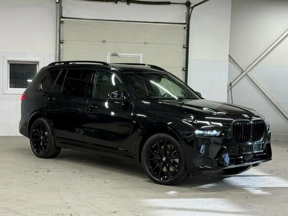 2026 BMW X7 40d I (G07) Рестайлинг, чёрный, 17270000 рублей - вид 1