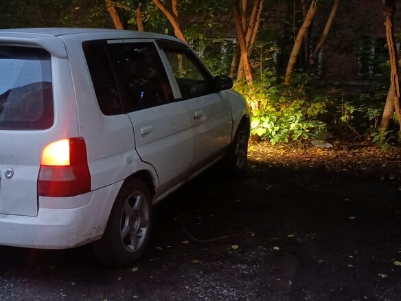 2001 Mazda Demio I (DW), белый, 120000 рублей - вид 5