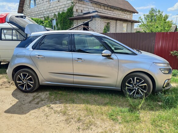 2018 Citroen C4 Picasso II Рестайлинг, серый, 1650000 рублей