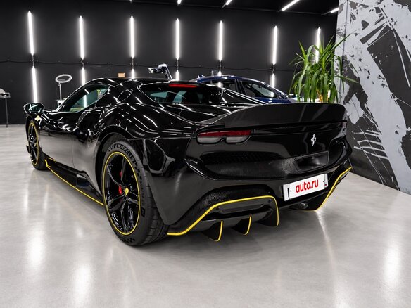 2025 Ferrari 296 GTB, чёрный, 30000000 рублей - вид 2