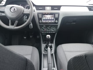 2018 Skoda Rapid I Рестайлинг, белый, 823577 рублей, вид 4