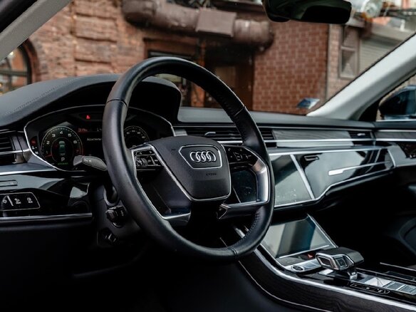 2020 Audi A8 Long 50 TFSI IV (D5), чёрный, 9200000 рублей - вид 11