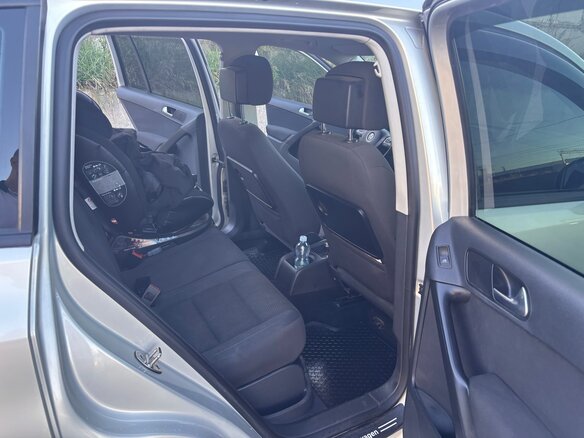 2012 Volkswagen Tiguan I Рестайлинг, серебристый, 1800000 рублей - вид 10