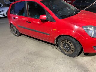 2007 Ford Fiesta Mk5, красный, 430000 рублей, вид 2
