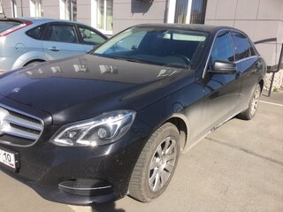 2013 Mercedes-Benz E-Класс 200 IV (W212, S212, C207) Рестайлинг, чёрный, 2060000 рублей, вид 2