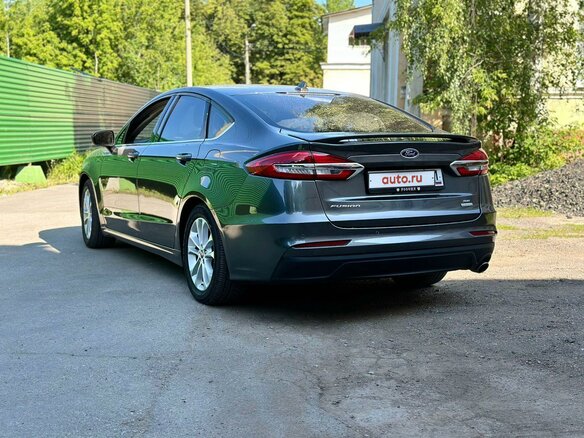 2019 Ford Fusion (North America) II Рестайлинг, серый, 1650000 рублей - вид 3