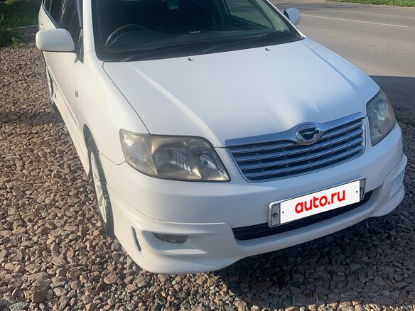 2004 Toyota Corolla Fielder IX (E120, E130), белый, 750000 рублей