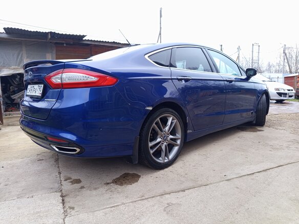 2012 Ford Fusion (North America) II, синий, 1200000 рублей - вид 3