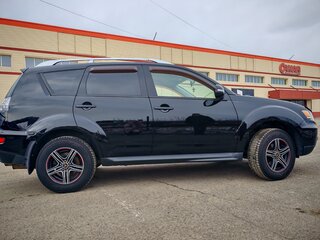 2010 Mitsubishi Outlander II Рестайлинг, чёрный, 1100000 рублей, вид 3