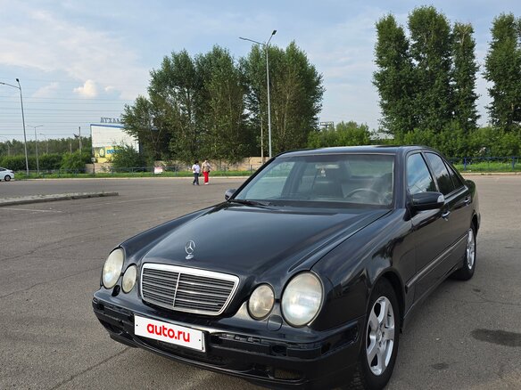 1999 Mercedes-Benz E-Класс 320 II (W210, S210) Рестайлинг, чёрный, 600000 рублей