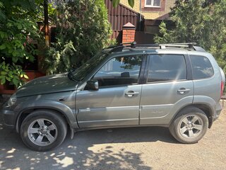 2014 Chevrolet Niva I Рестайлинг, серый, 620000 рублей, вид 2