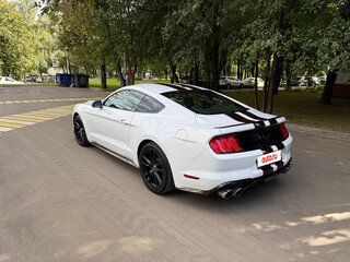 2018 Ford Mustang VI Рестайлинг, белый, 3000000 рублей, вид 5