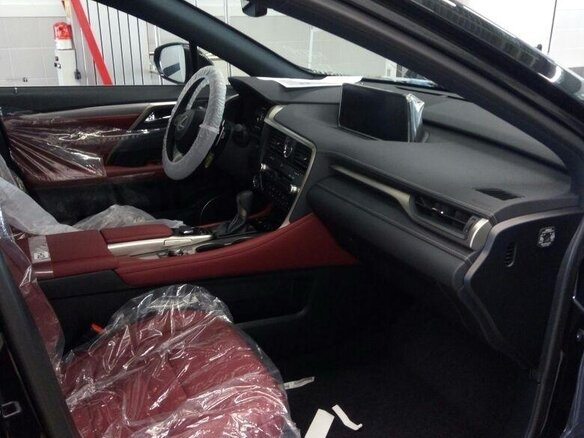 2018 Lexus RX 300 IV, чёрный, 5800000 рублей - вид 2