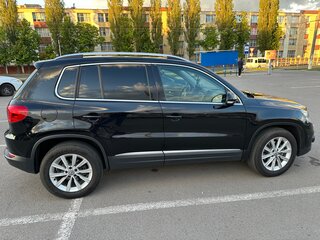 2011 Volkswagen Tiguan I Рестайлинг, чёрный, 1370000 рублей, вид 4