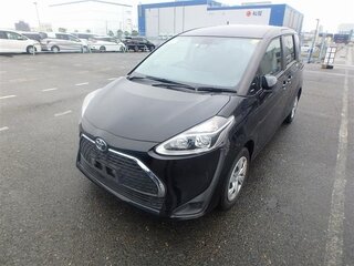 2021 Toyota Sienta II Рестайлинг, чёрный, 1710000 рублей, вид 1