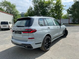 2024 BMW X7 M60i I (G07) Рестайлинг, серый, 16556436 рублей, вид 3