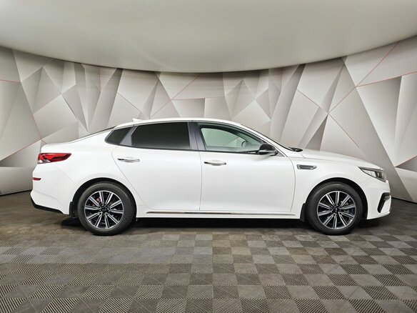 2019 Kia Optima IV Рестайлинг, белый, 1953368 рублей - вид 5