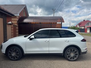 2016 Porsche Cayenne S Diesel II Рестайлинг (958), белый, 5800000 рублей, вид 3