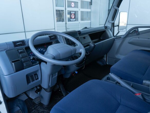 2013 Fuso (Mitsubishi) Canter, белый, 7950000 рублей - вид 6
