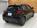 2021 Toyota Yaris IV, чёрный, 1140000 рублей - вид 4