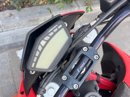2011 Ducati Hypermotard, красный, 410000 рублей, вид 4