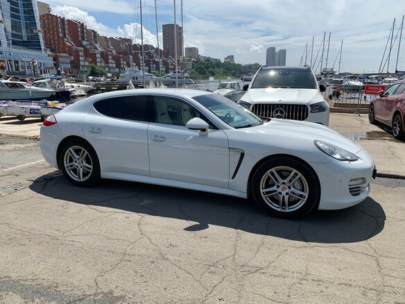 2013 Porsche Panamera 4S I, белый, 4400000 рублей - вид 5