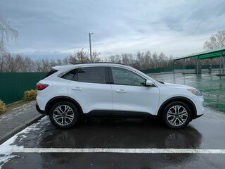 2020 Ford Escape IV, белый, 1520000 рублей, вид 1
