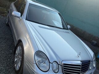 2007 Mercedes-Benz E-Класс 550 III (W211, S211) Рестайлинг, серебристый, 1400000 рублей, вид 1