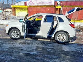 2012 Mitsubishi ASX I Рестайлинг, белый, 1350000 рублей, вид 2