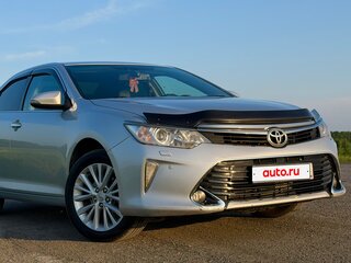 2015 Toyota Camry VII (XV50) Рестайлинг, серебристый, 1950000 рублей, вид 4