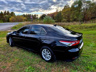 2018 Toyota Camry VIII (XV70), чёрный, 2250000 рублей, вид 3