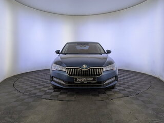 2022 Skoda Superb III Рестайлинг, синий, 3200000 рублей, вид 2