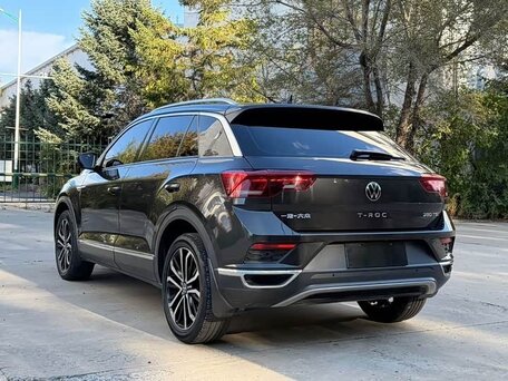 2023 Volkswagen T-Roc I (China Market), серый, 1850000 рублей, вид 3
