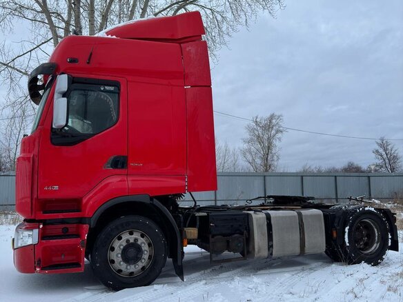 2011 Renault Premium, красный, 1350000 рублей - вид 3