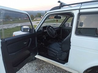 2011 Lada (ВАЗ) 2121 (4x4) I Рестайлинг, белый, 390000 рублей, вид 4