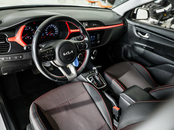 2022 Kia Rio X IV Рестайлинг, белый, 1850000 рублей - вид 9