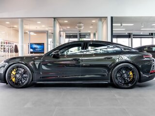 2026 Porsche Panamera Turbo S E-Hybrid III, зелёный, 32590032 рублей, вид 3