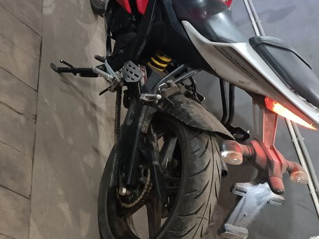 2011 Yamaha YZF-R15, красный, 200000 рублей, вид 3