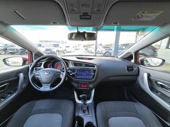 2018 Kia Ceed II Рестайлинг, красный, 1125000 рублей - вид 15